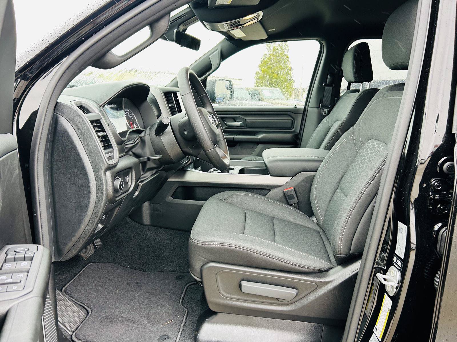 New 2027 RAM 1500 Express AWD/4WD image 3