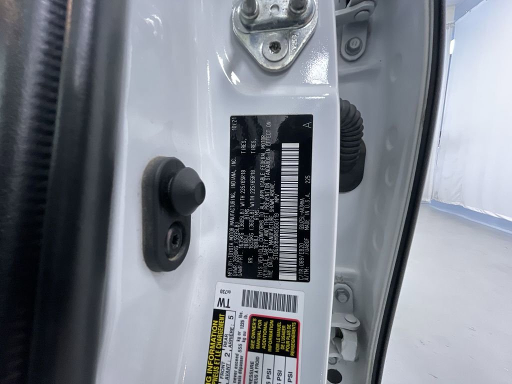 Used 2022 Toyota Highlander XLE image 25