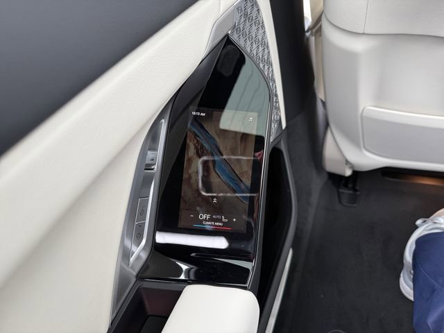 New 2026 BMW 750e xDrive AWD/4WD image 27