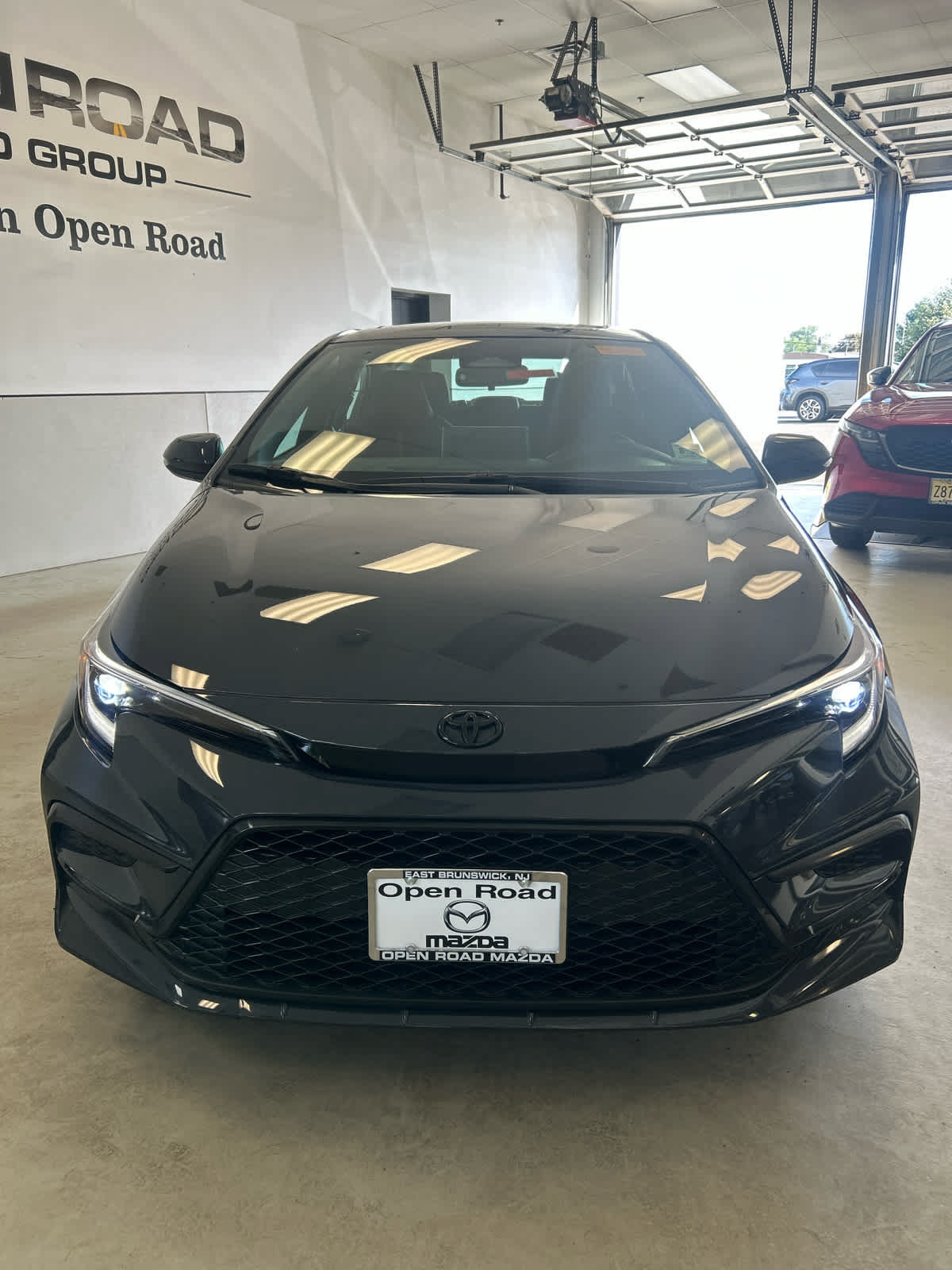 Used 2025 Toyota Corolla SE w/ SE Premium Package FWD image 1