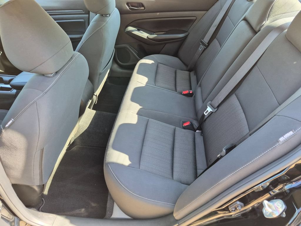 Used 2025 Nissan Altima 2.5 SV FWD image 27