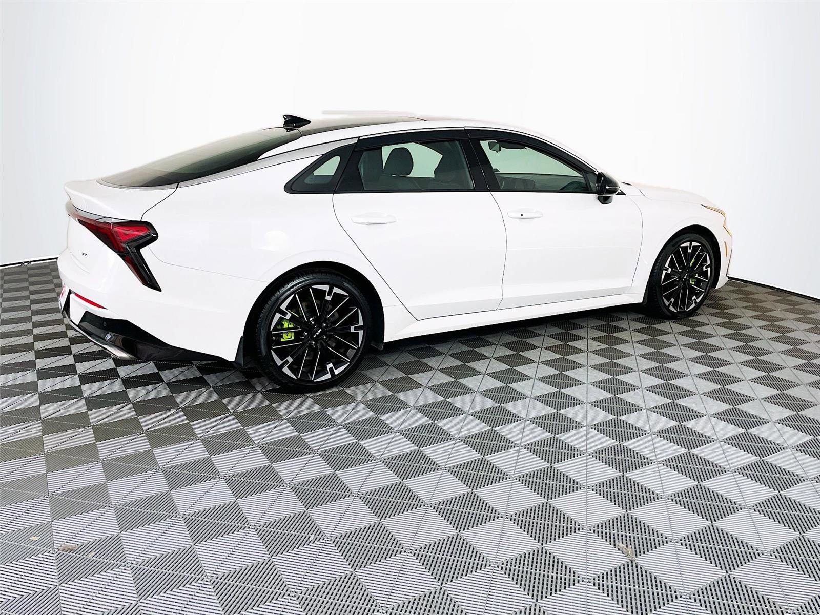 Used 2025 Kia K5 GT image 11