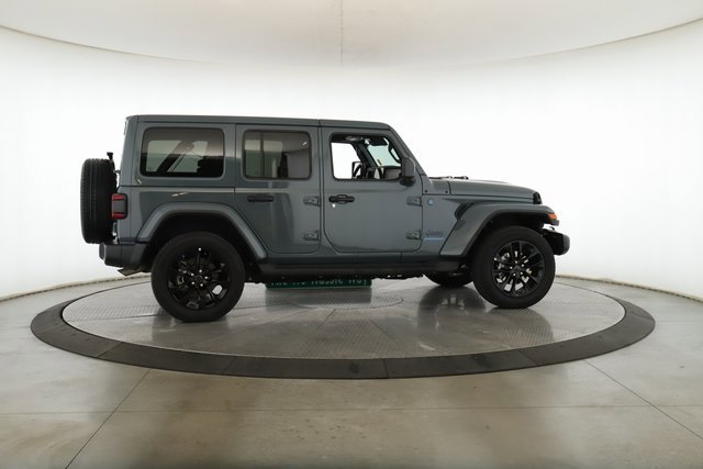 Used 2025 Jeep Wrangler Unlimited Sahara image 6