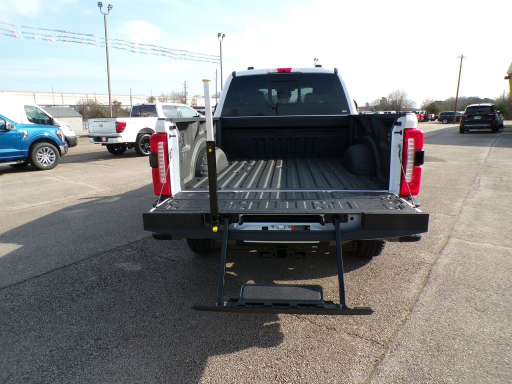New 2026 Ford F250 King Ranch w/ FX4 Off-Road Package AWD/4WD image 9