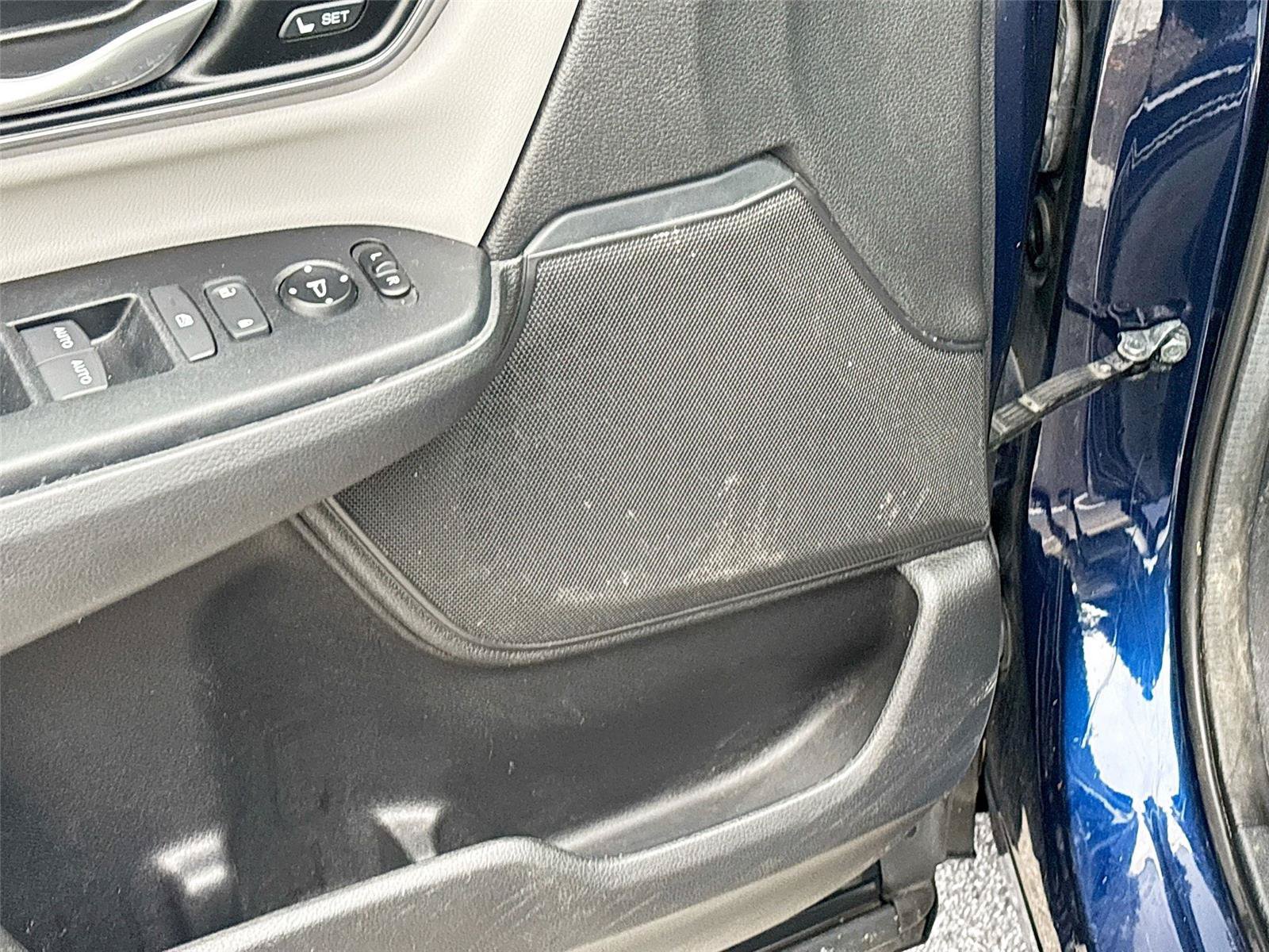 Used 2022 Honda CR-V Touring image 19