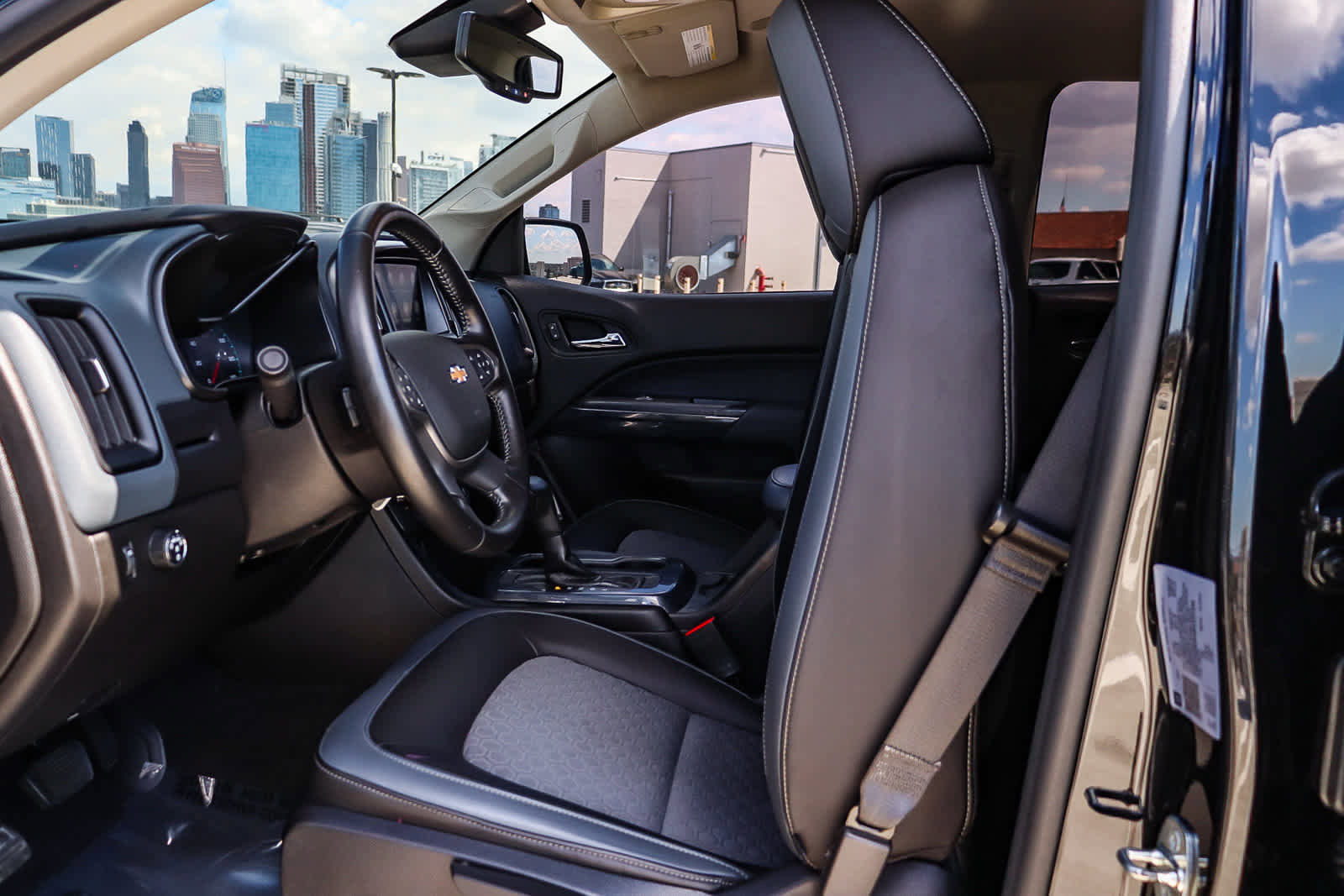 Used 2021 Chevrolet Colorado Z71 w/ Safety Package image 18