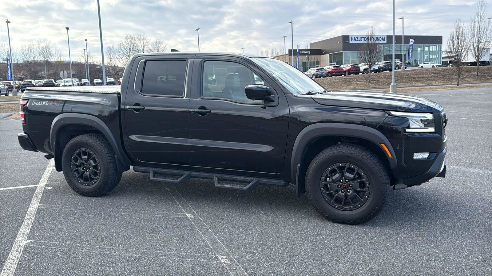 Used 2023 Nissan Frontier PRO-4X w/ Pro-4X Premium Package image 3
