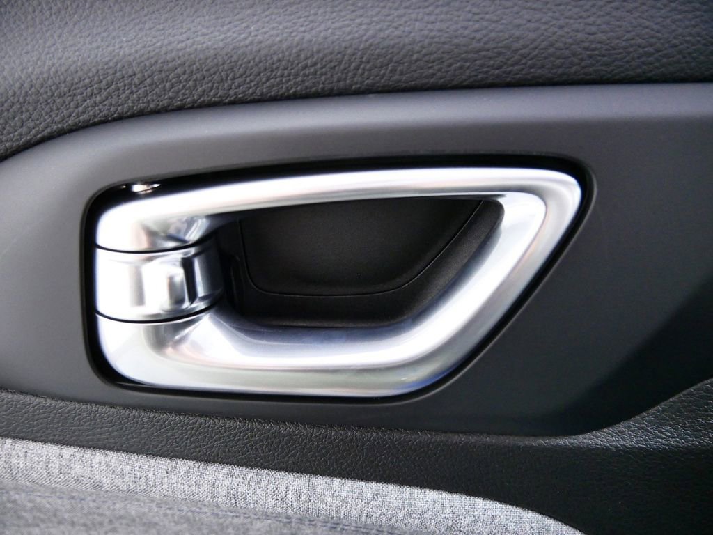 Used 2024 Jeep Compass Sport image 31