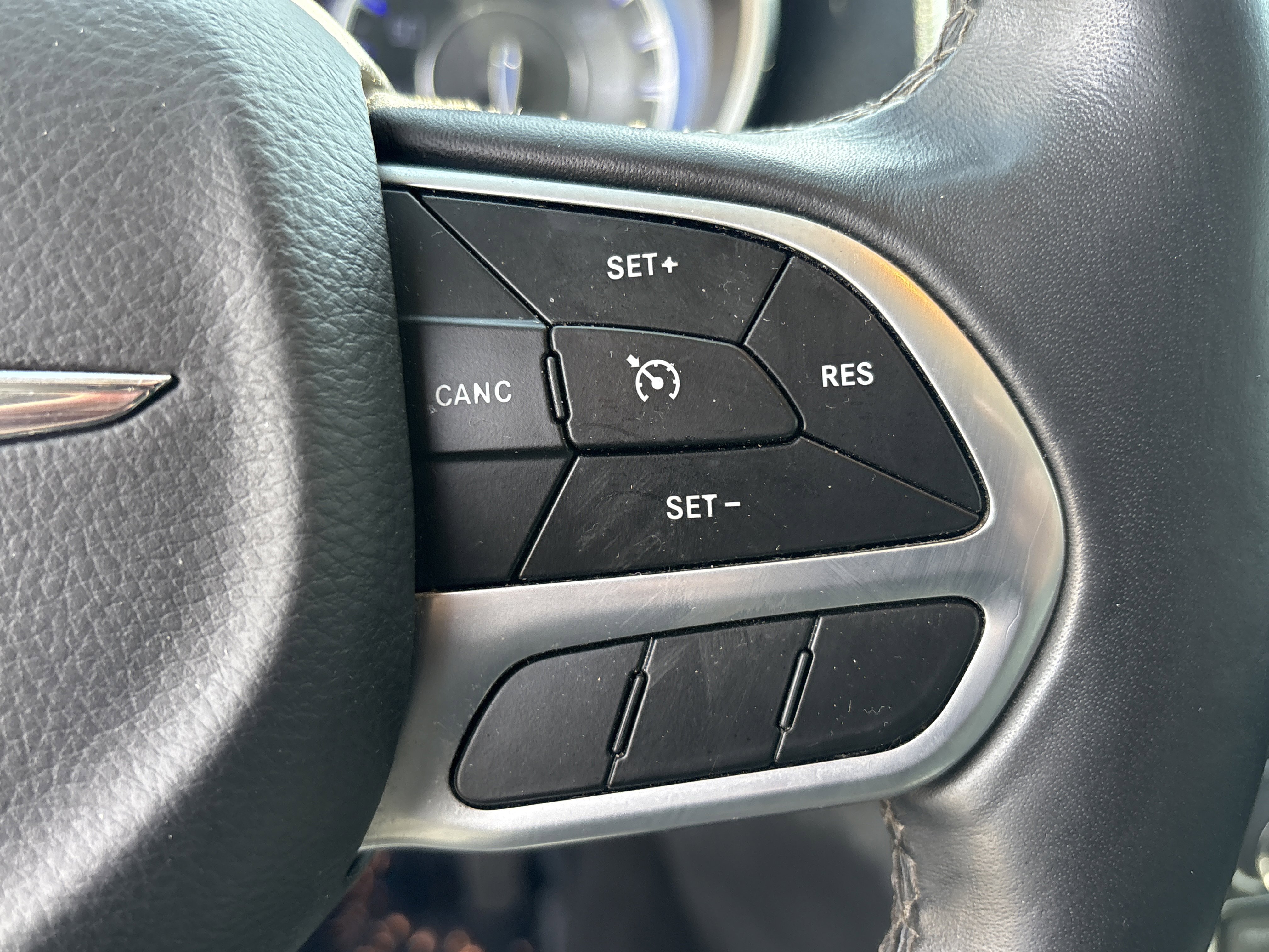 Used 2020 Chrysler 300 Limited image 23