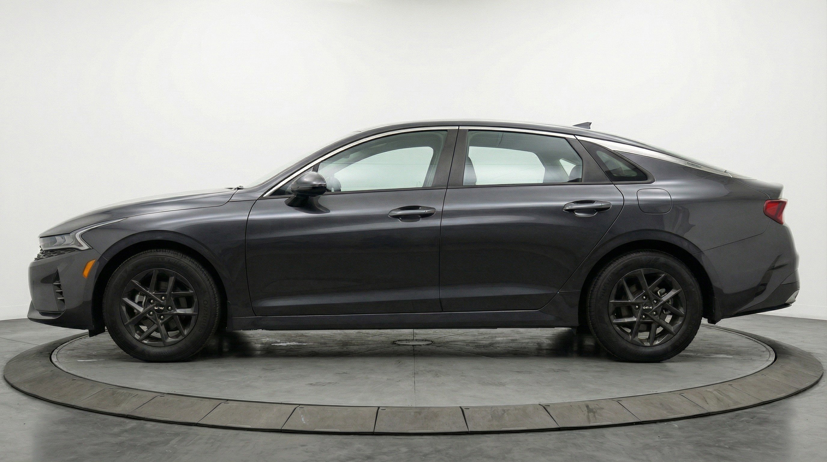 Used 2025 Kia K5 LXS image 5