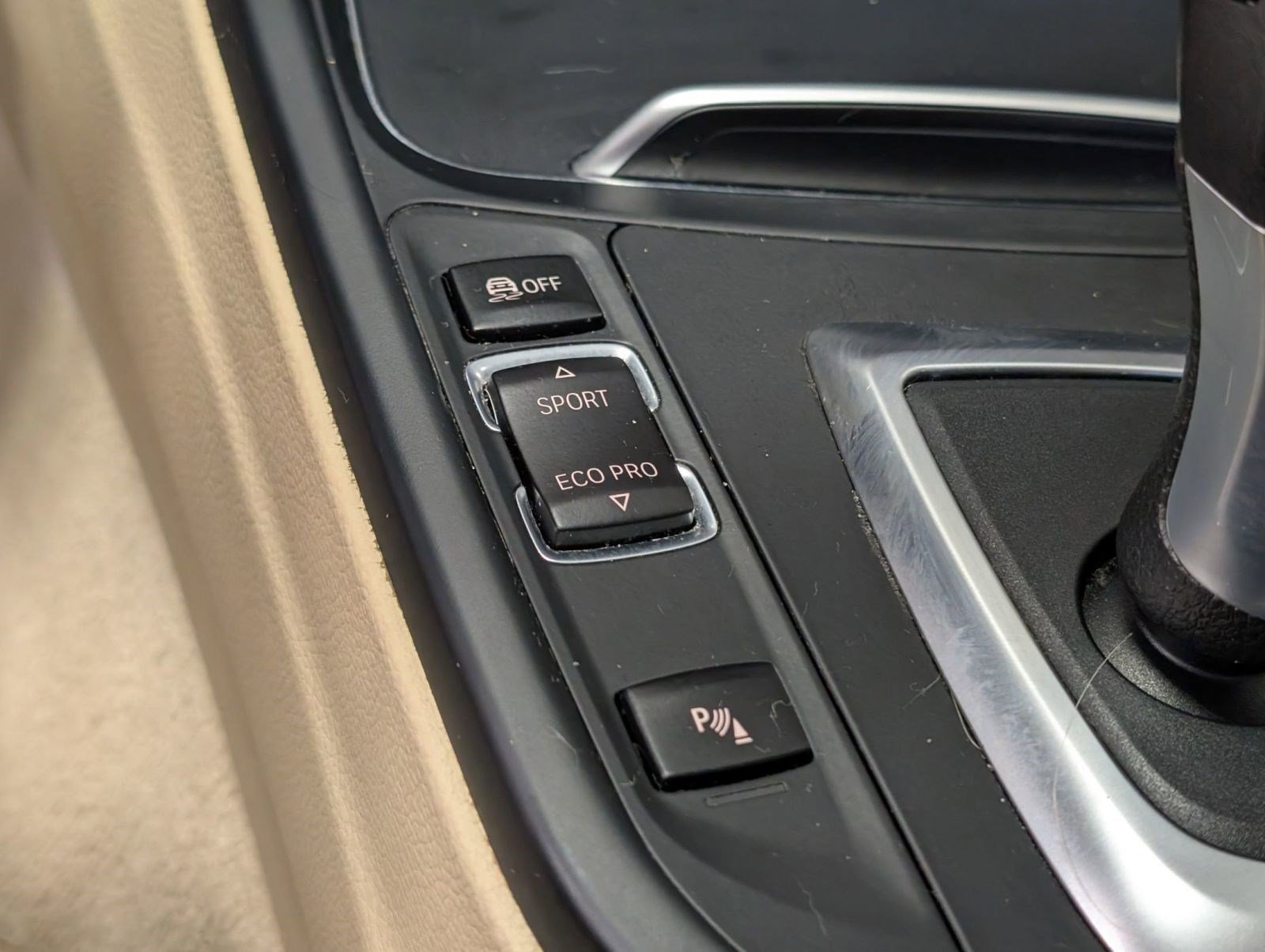 Used 2016 BMW 320i Sedan image 20