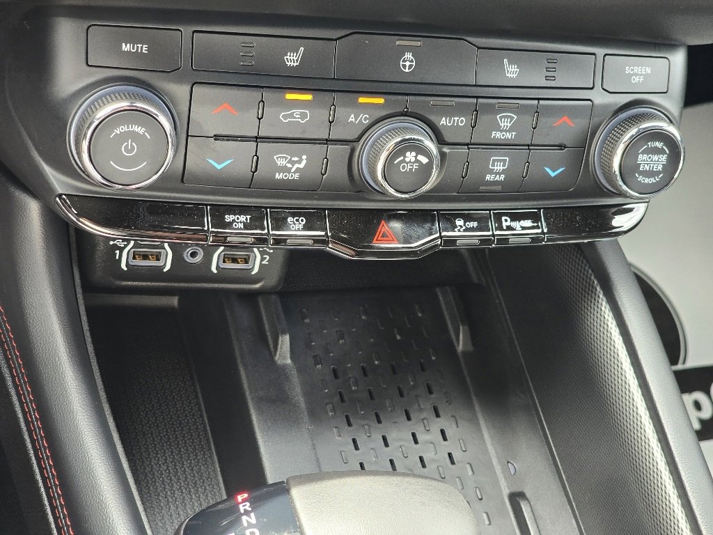 Used 2025 Dodge Durango R/T w/ Blacktop Package image 15