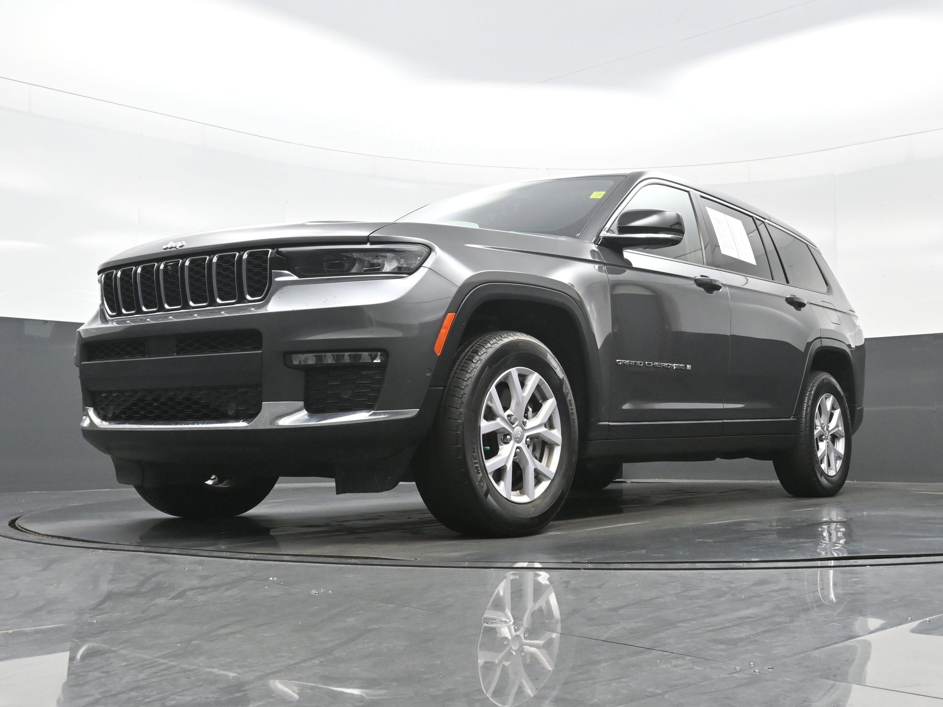 Used 2022 Jeep Grand Cherokee L Limited w/ Luxury Tech Group II image 25