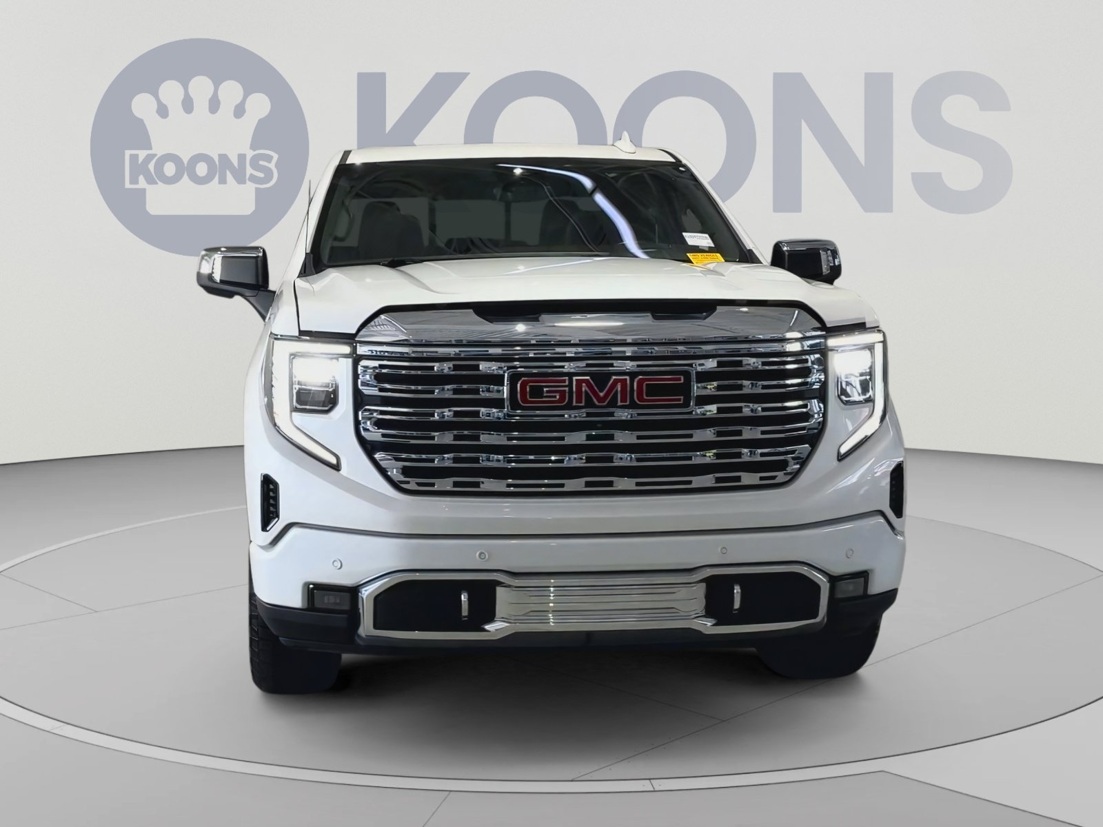 Used 2023 GMC Sierra 1500 Denali w/ Technology Package AWD/4WD image 4