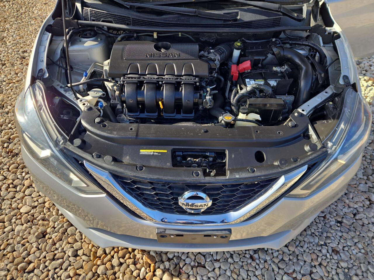 Used 2016 Nissan Sentra S image 14