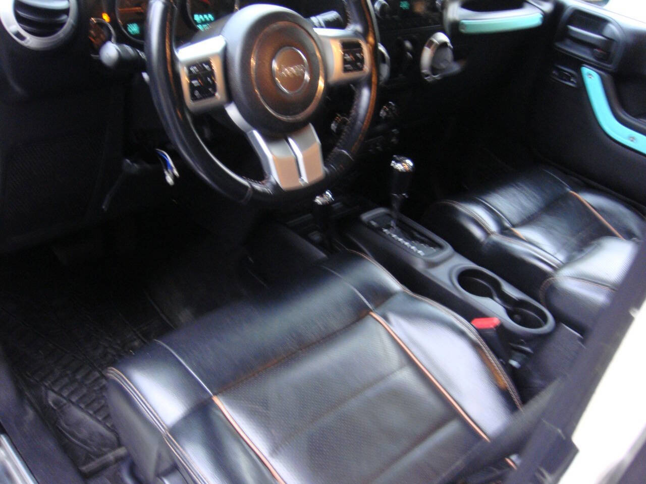 Used 2011 Jeep Wrangler Unlimited 70th Anniversary w/ Connectivity Group image 11