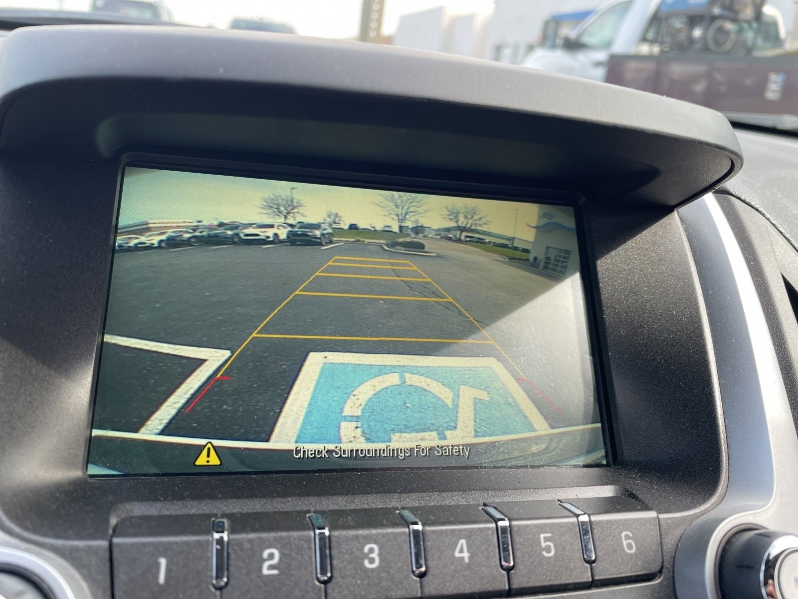 Used 2016 Chevrolet Equinox LT w/ Convenience Package image 3