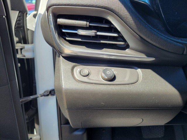 Used 2024 Buick Envista Preferred w/ Advanced Safety Package image 10