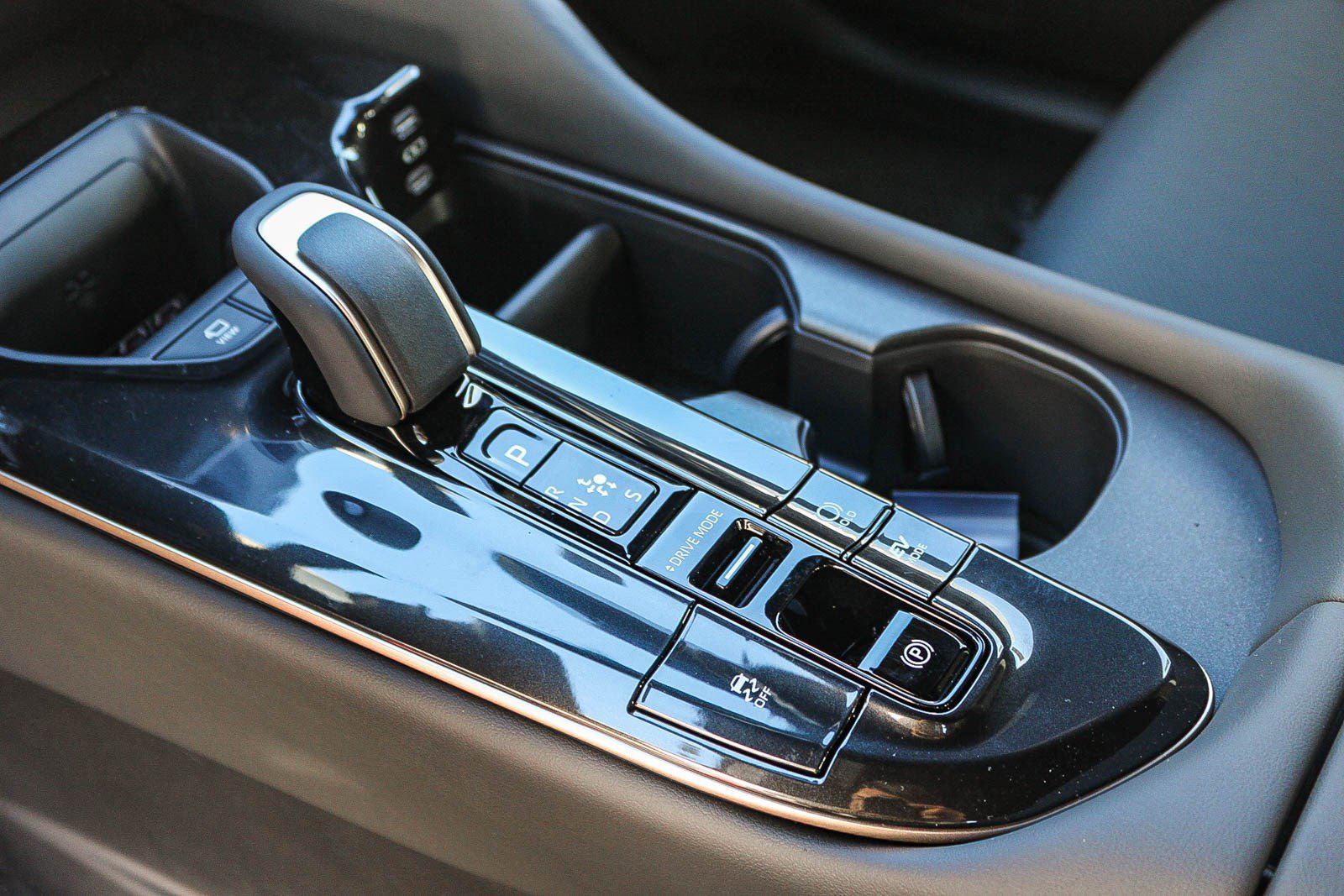 New 2025 Toyota Crown Signia Limited image 22