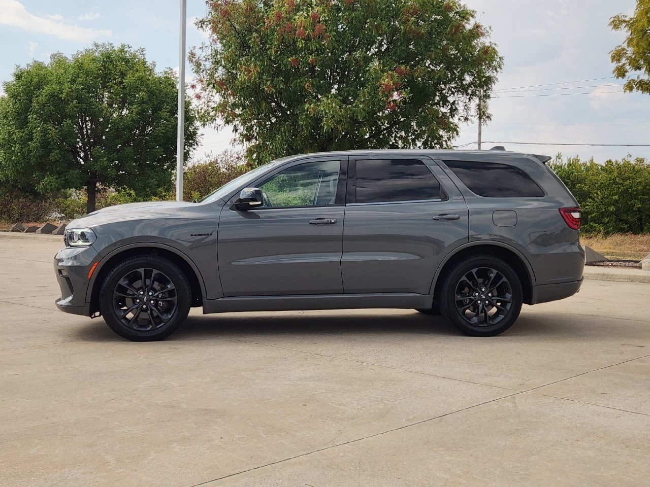 Used 2021 Dodge Durango R/T w/ Blacktop Package AWD/4WD image 4