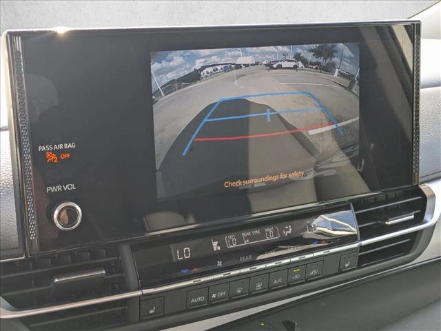 Used 2025 Toyota Sienna XLE image 13