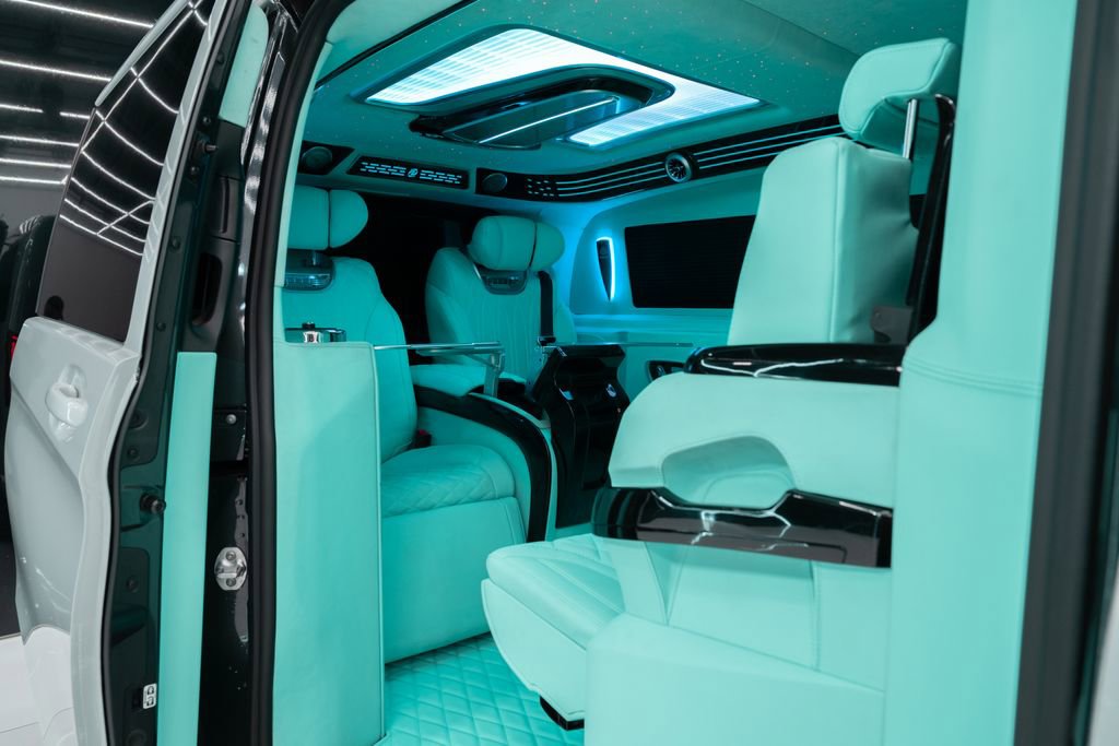 Used 2023 Mercedes-Benz Metris Passenger image 35