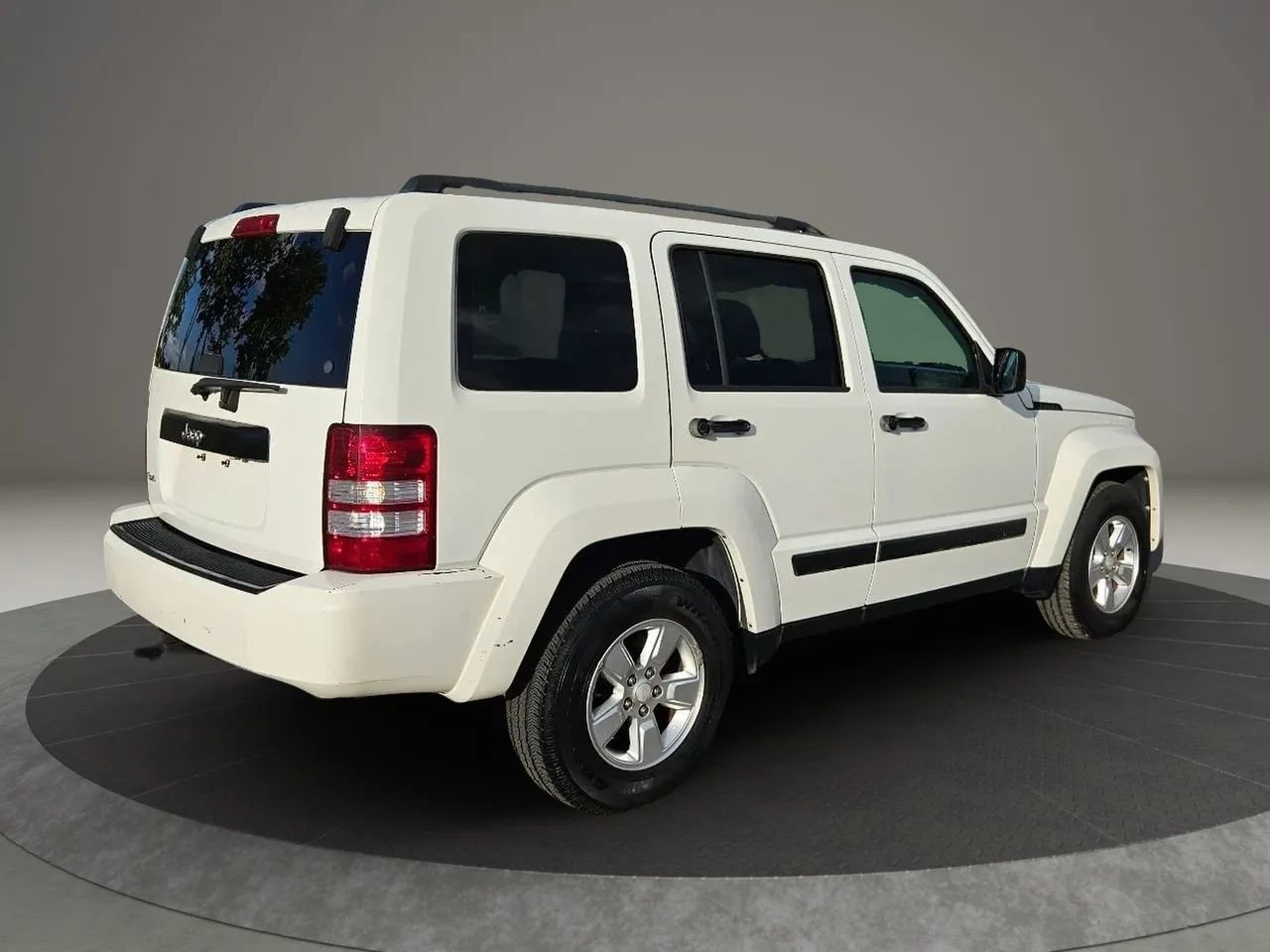 Used 2010 Jeep Liberty Sport w/ Popular Equipment Group image 5