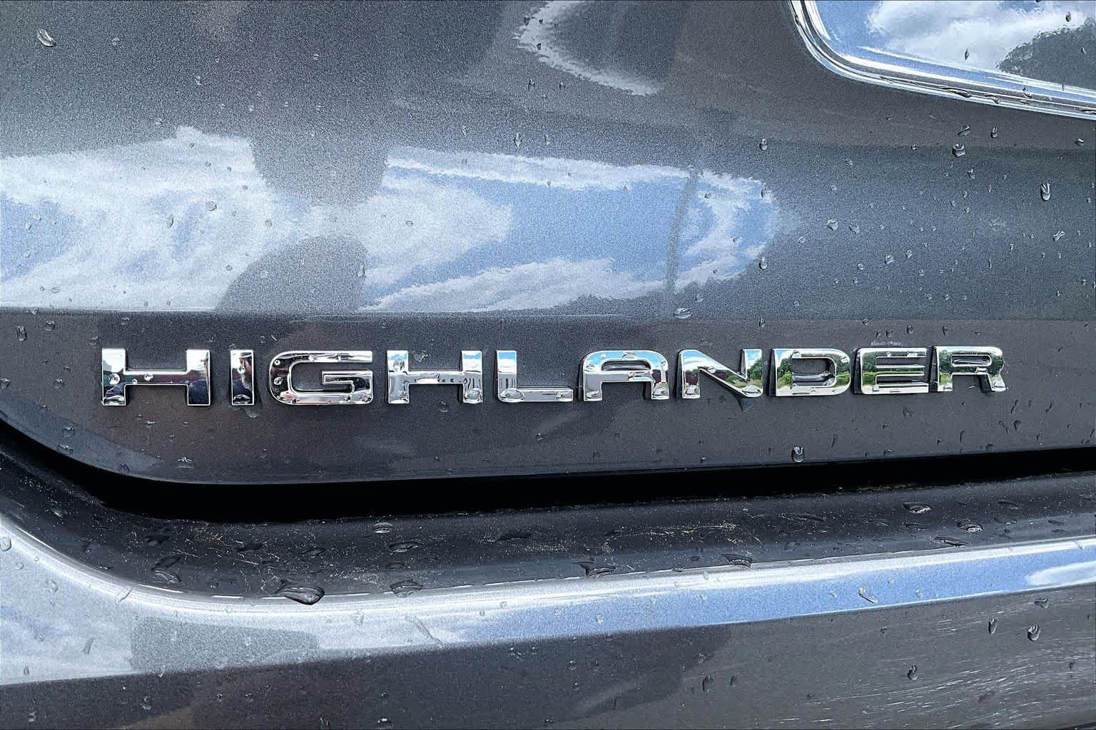 Used 2025 Toyota Highlander Limited AWD/4WD image 33
