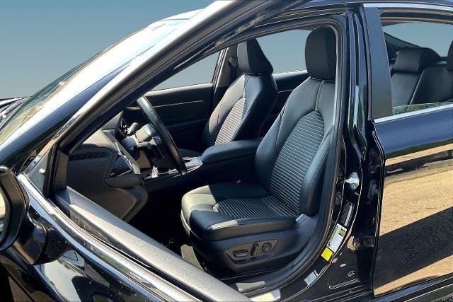 Used 2024 Toyota Camry SE w/ Convenience Package FWD image 21