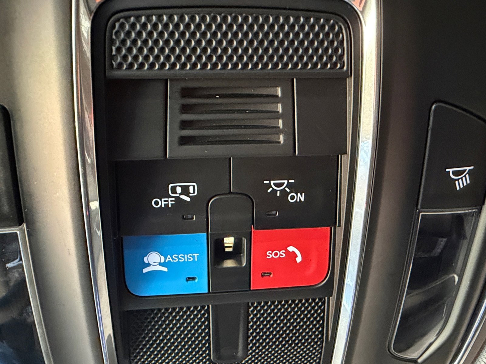 Used 2023 Jeep Grand Cherokee L Laredo image 35