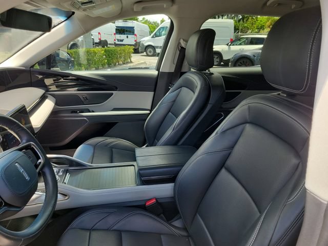 Used 2024 Lincoln Nautilus Premier AWD/4WD image 8