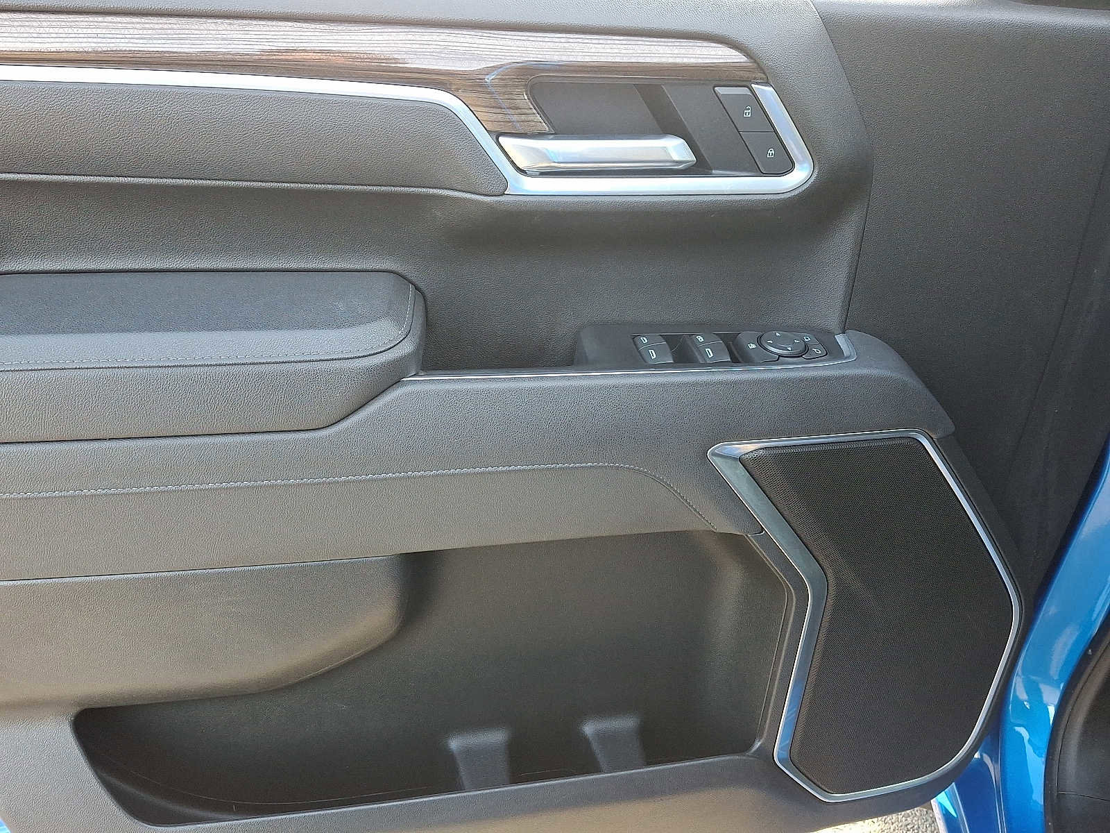 Used 2025 Chevrolet Silverado 1500 LT image 13