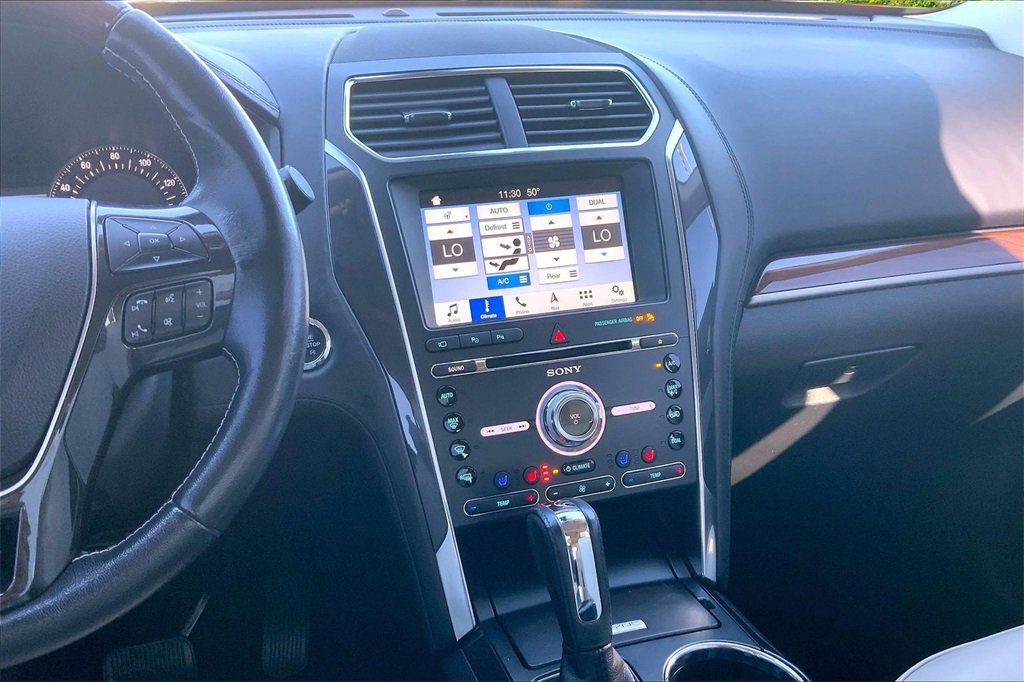 Used 2018 Ford Explorer Platinum image 9