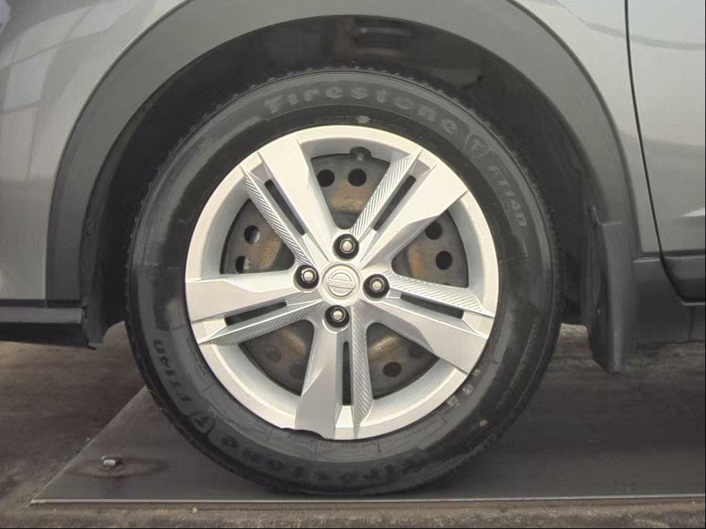 Certified 2021 Nissan Kicks S FWD image 4