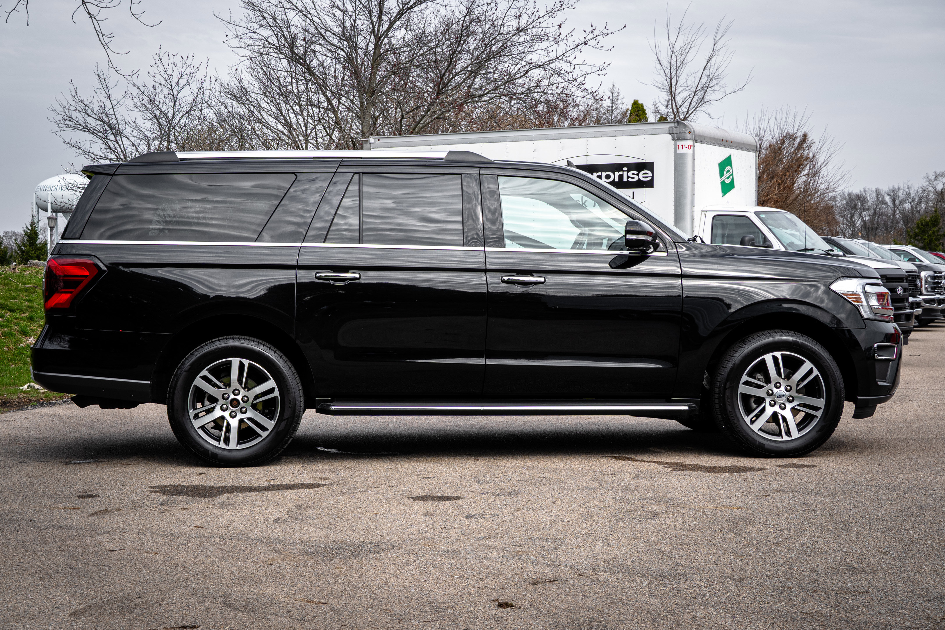 Used 2023 Ford Expedition Max Limited image 4
