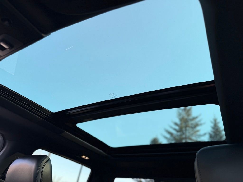 Used 2018 Ford F150 Platinum w/ Equipment Group 701A Luxury image 25