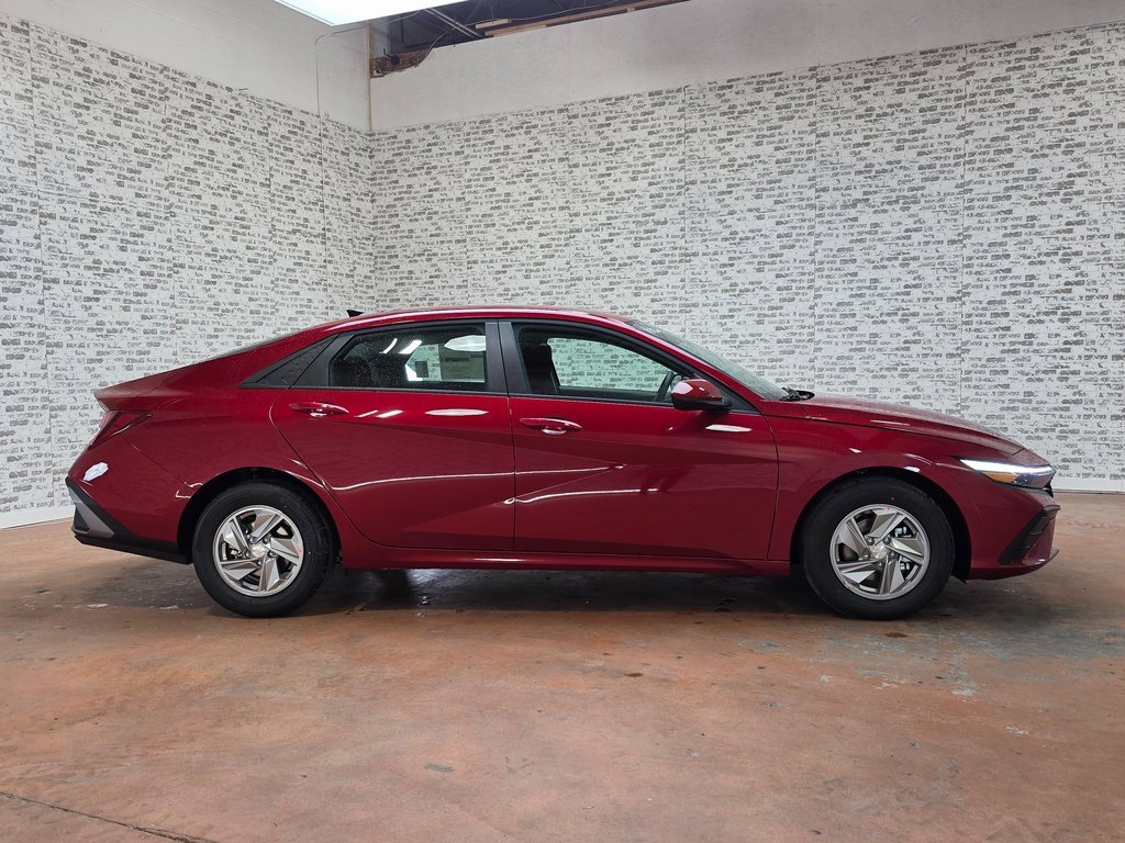 New 2026 Hyundai Elantra SE image 6