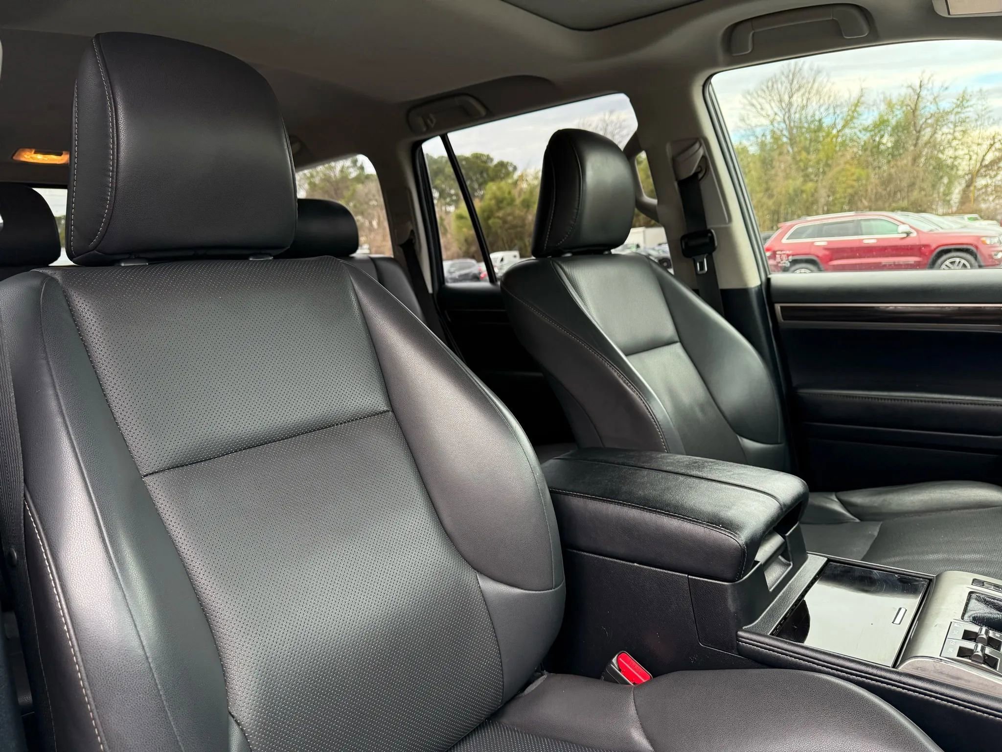 Used 2015 Lexus GX 460 image 30