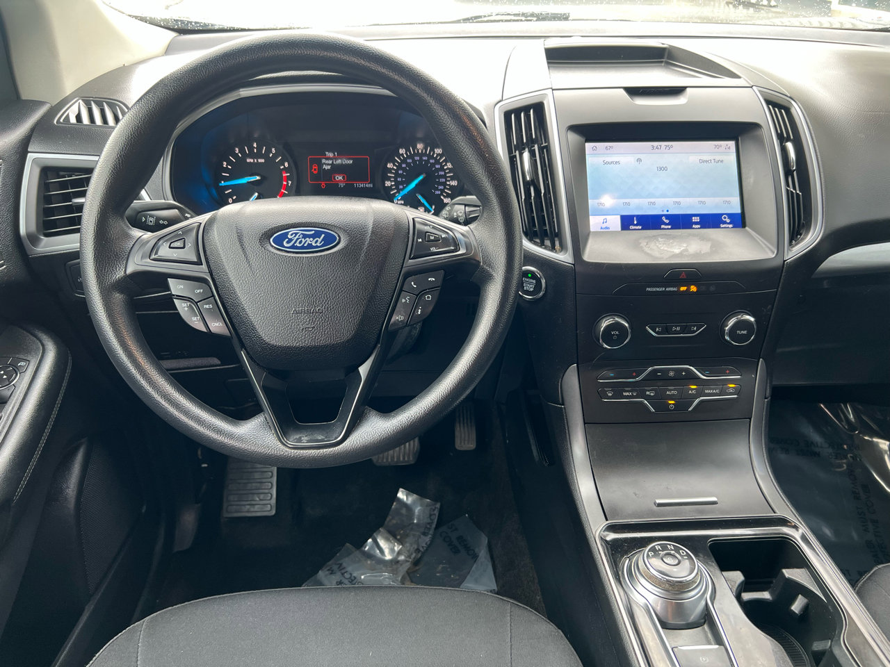 Used 2020 Ford Edge SE image 14