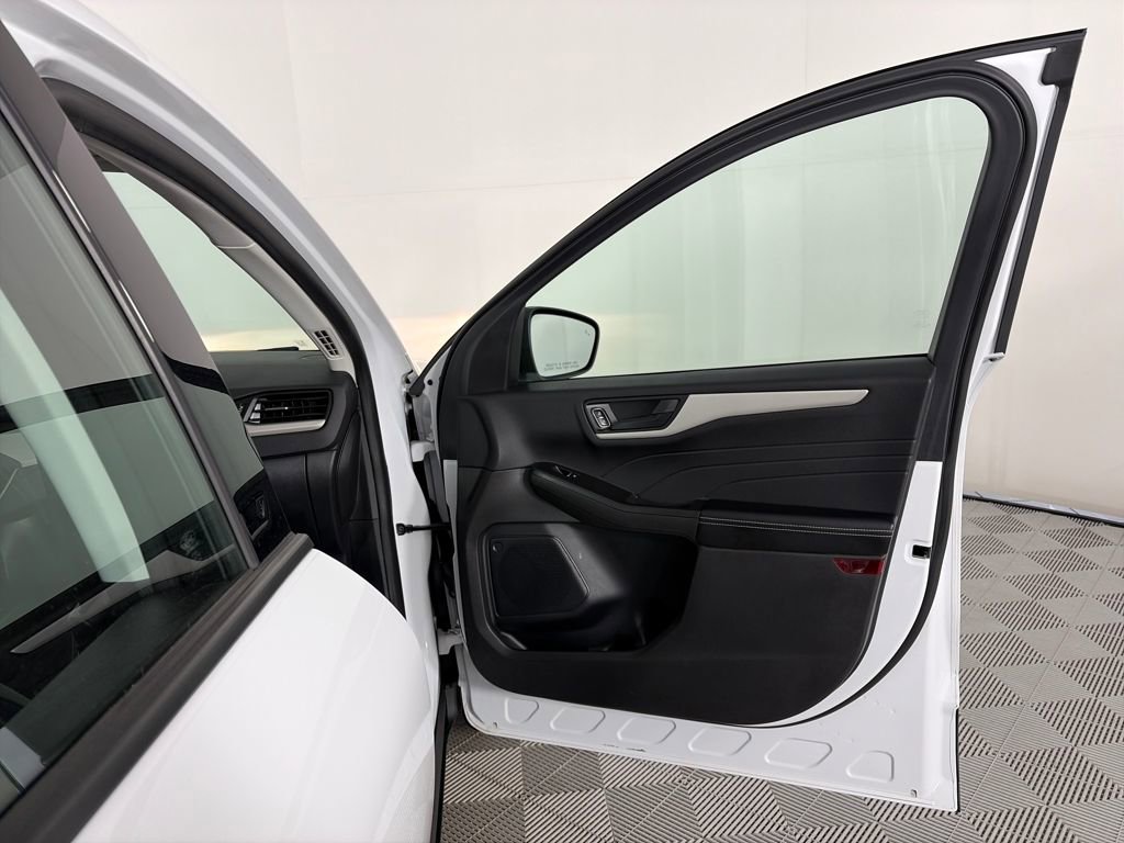 Certified 2022 Ford Escape S image 28