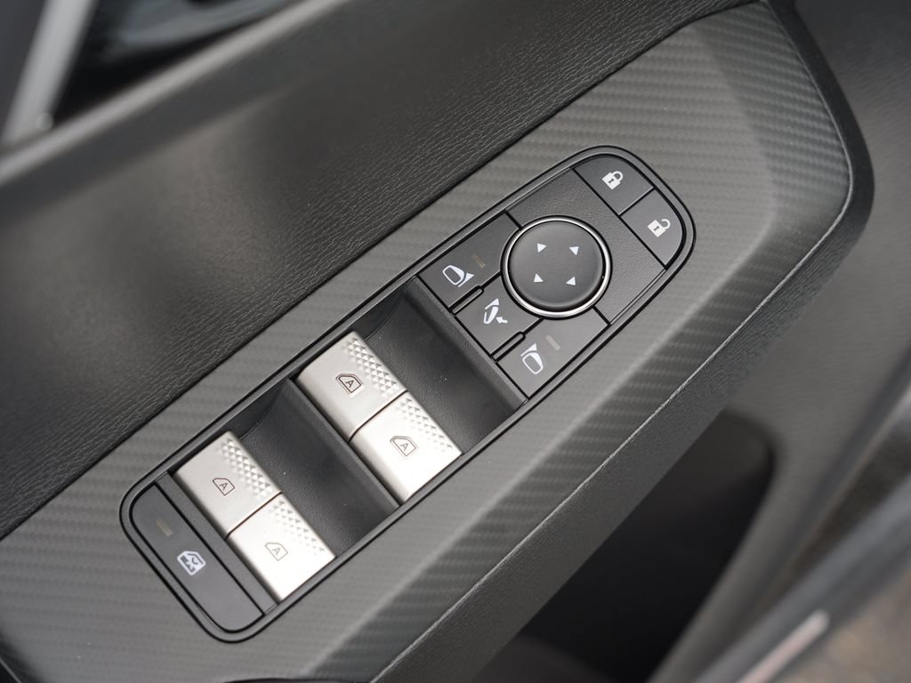 New 2026 Mitsubishi Outlander SEL Black Edition AWD/4WD image 17