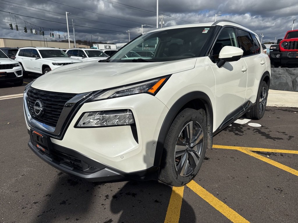 Used 2022 Nissan Rogue SL w/ SL Premium Package image 3