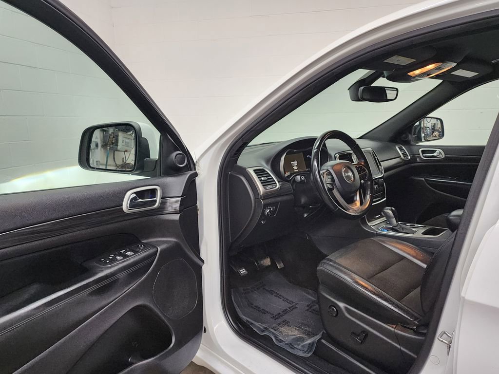 Used 2019 Jeep Grand Cherokee Altitude image 11