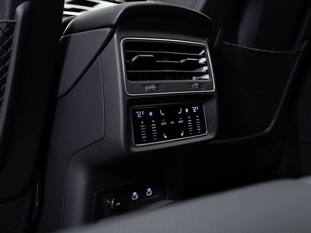 Certified 2025 Audi Q8 Premium Plus w/ Premium Plus Package AWD/4WD image 16