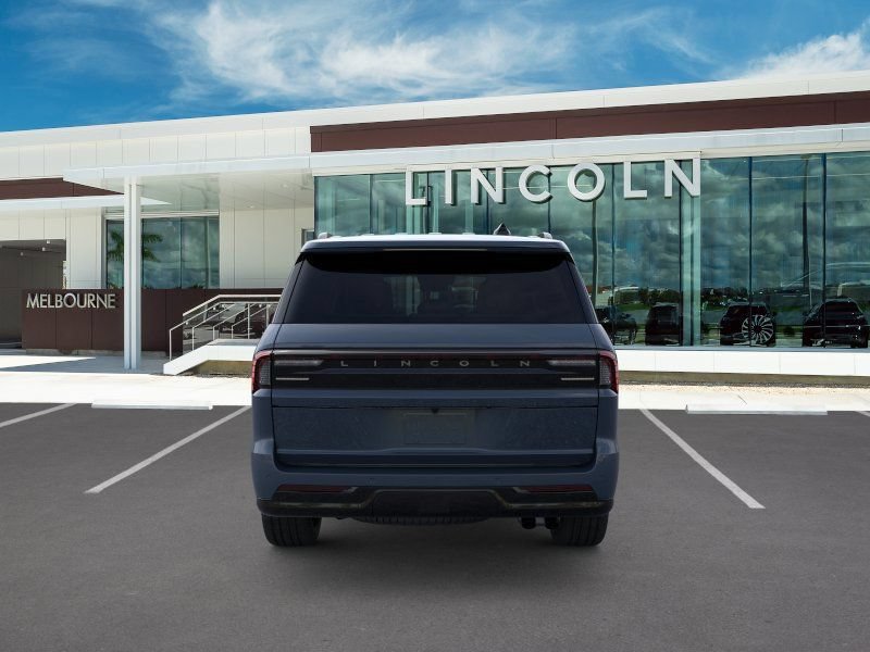 New 2026 Lincoln Navigator Reserve w/ Jet Appearance Package AWD/4WD image 5