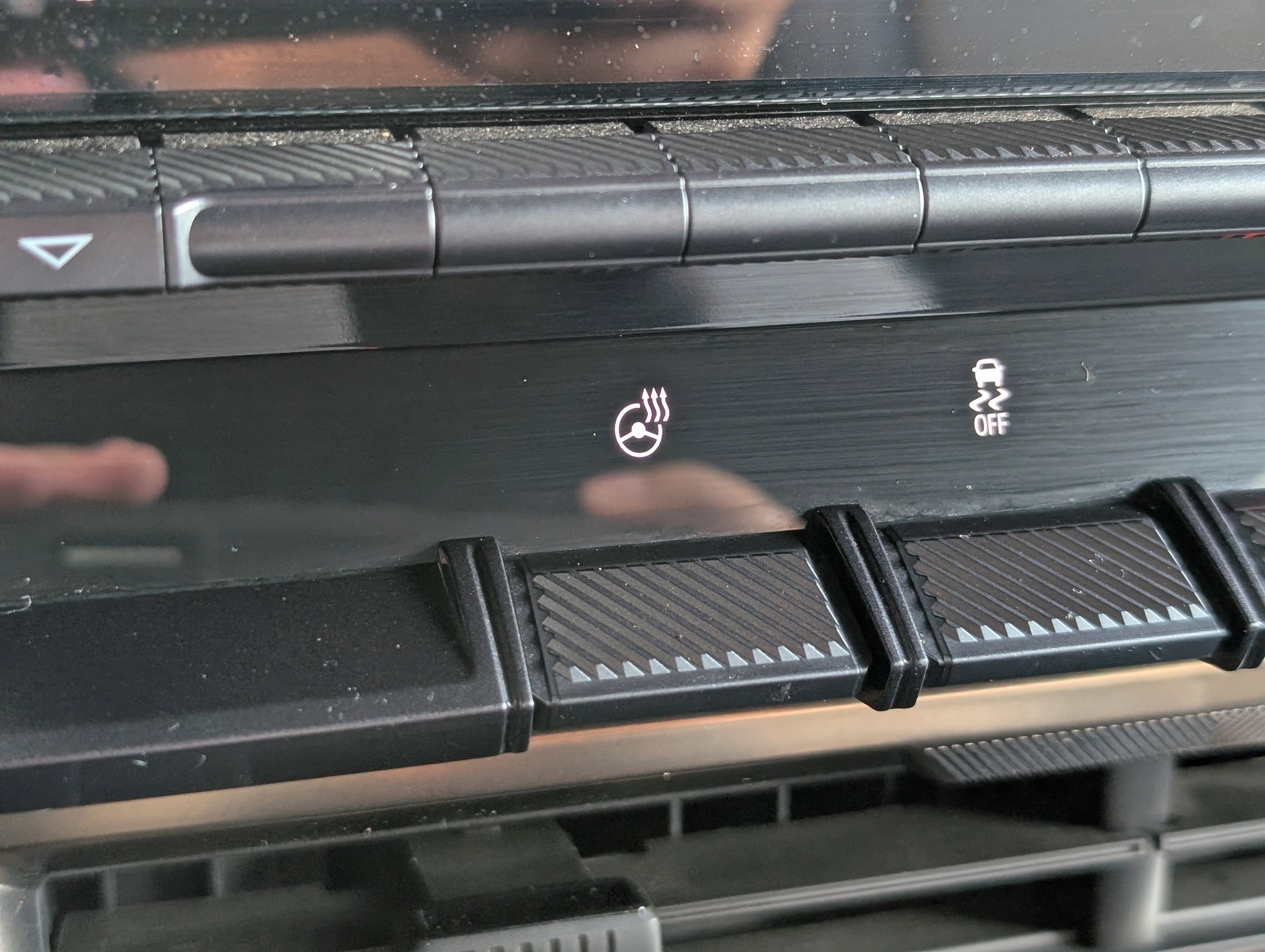 Used 2024 GMC Hummer EV 2X w/ LPO, Illumination Package image 32