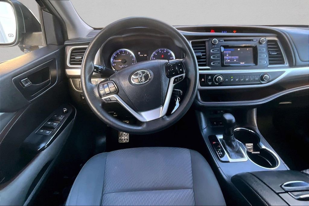 Used 2019 Toyota Highlander LE image 7