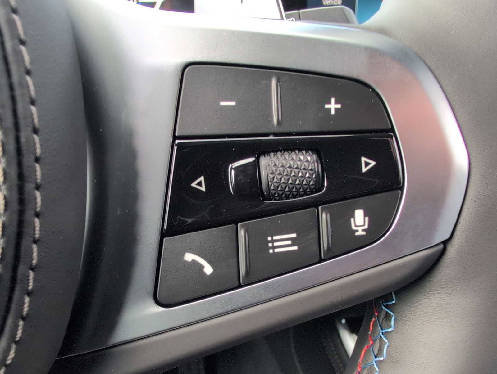 New 2026 BMW X5 M60i w/ Climate Comfort Package image 25