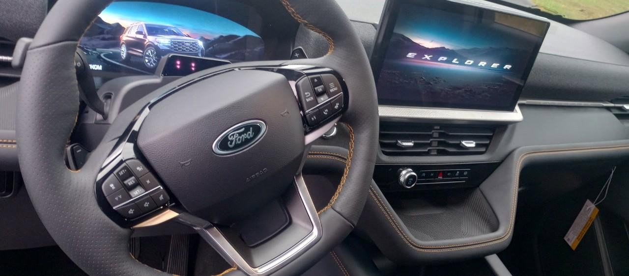 New 2026 Ford Explorer ST image 7