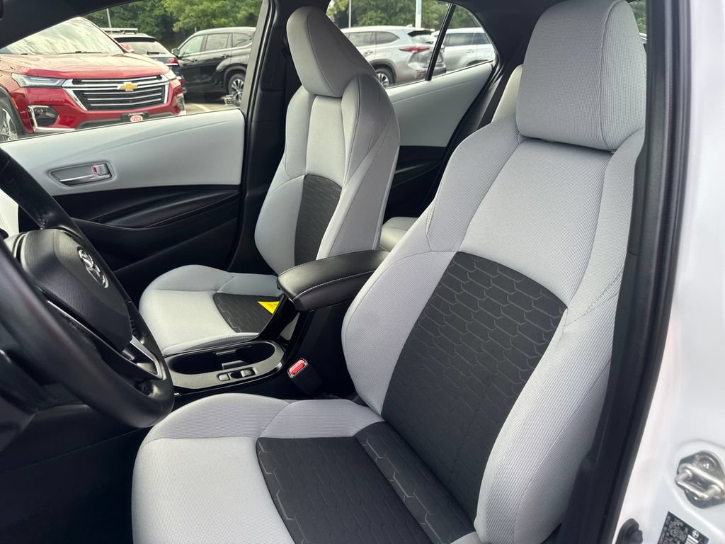 Used 2025 Toyota Corolla Hatchback FWD image 16